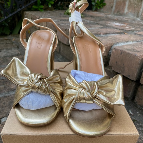 Gold Heeled Sandal  NWT - Picture 1 of 8